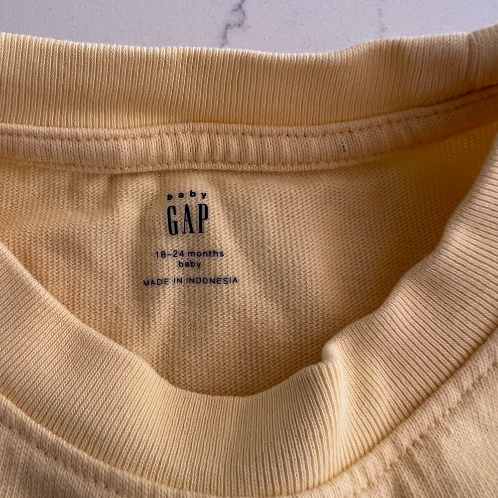 Baby Gap Heavy Weight Long Sleeve Tee - Picture 2 of 4